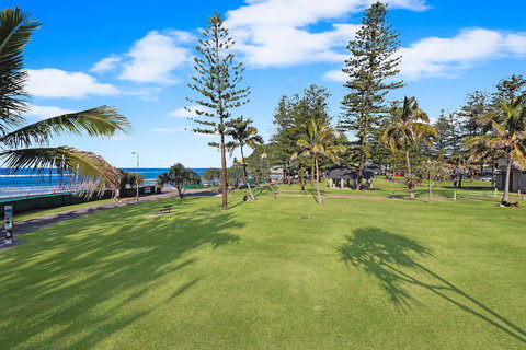 Pacific Regis Beachfront Holiday Apartments - VIC Tourism 15