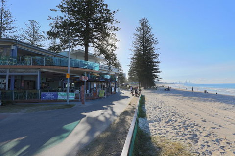 Pacific Regis Beachfront Holiday Apartments - VIC Tourism 17