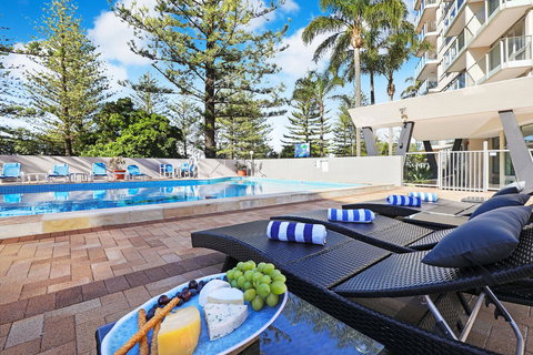 Pacific Regis Beachfront Holiday Apartments - VIC Tourism 1
