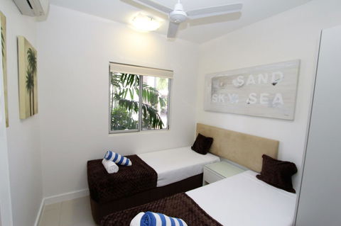 Beachside Apartment 5 - VIC Tourism 15