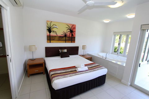 Beachside Apartment 5 - VIC Tourism 9