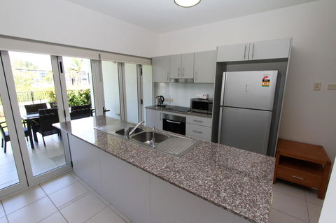 Beachside Apartment 5 - VIC Tourism 12