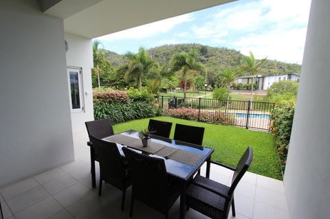 Beachside Apartment 5 - VIC Tourism 14