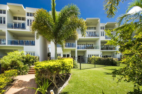 Beachside Apartment 5 - VIC Tourism 5