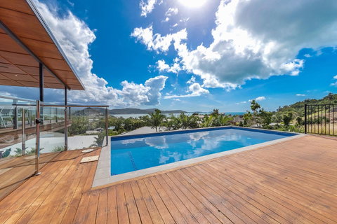 Viewpoint Holiday Home - Cannonvale - VIC Tourism 0