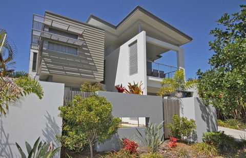 48 Boardrider Crescent, Mt Coolum - Pet Friendly, WiFi, Linen Incl. 500 BOND - VIC Tourism 0