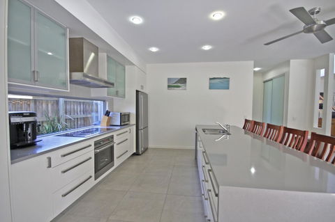 48 Boardrider Crescent, Mt Coolum - Pet Friendly, WiFi, Linen Incl. 500 BOND - VIC Tourism 3