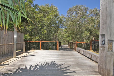 48 Boardrider Crescent, Mt Coolum - Pet Friendly, WiFi, Linen Incl. 500 BOND - VIC Tourism 11