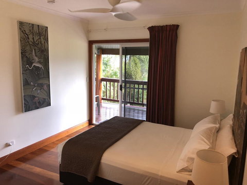 Daintree Manor B&B - VIC Tourism 1