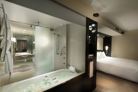 Hilton Cairns - VIC Tourism 19