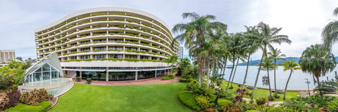 Hilton Cairns - VIC Tourism 18