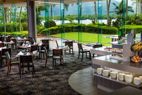 Hilton Cairns - VIC Tourism 25