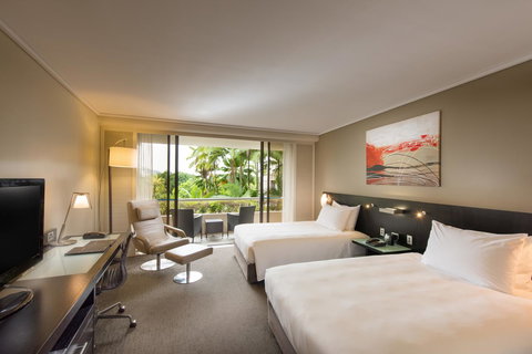 Hilton Cairns - VIC Tourism 8