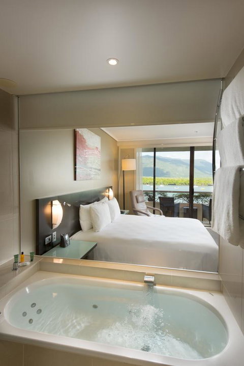 Hilton Cairns - VIC Tourism 2