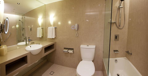 Hilton Cairns - VIC Tourism 28