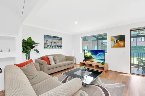 Fountain View Estate - We Accommodate - VIC Tourism 10