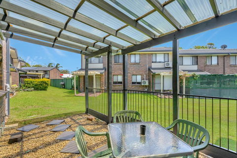 Fountain View Estate - We Accommodate - VIC Tourism 1