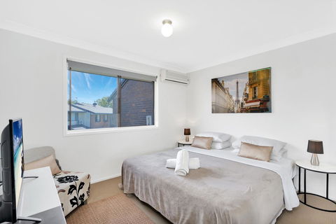 Fountain View Estate - We Accommodate - VIC Tourism 5