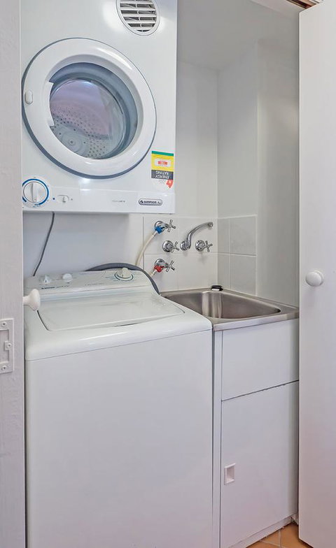 Burleigh On The Beach - VIC Tourism 20