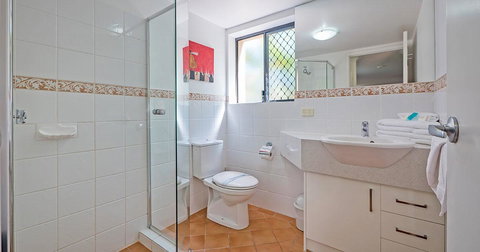 Burleigh On The Beach - VIC Tourism 22