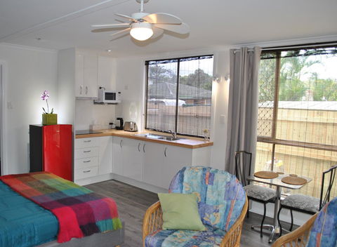 Driftwood Lodge - VIC Tourism 0