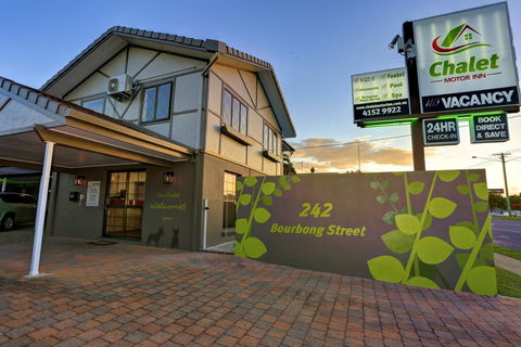 Chalet Motor Inn - VIC Tourism 8