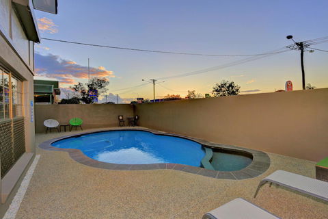 Chalet Motor Inn - VIC Tourism 11