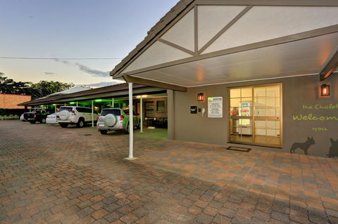 Chalet Motor Inn - VIC Tourism 9