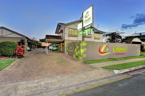 Chalet Motor Inn - VIC Tourism 4