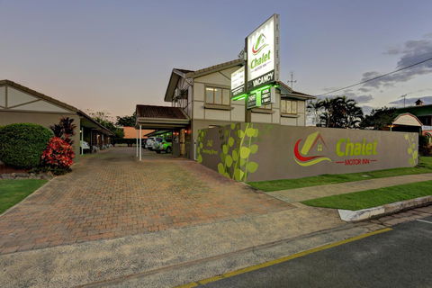 Chalet Motor Inn - VIC Tourism 6