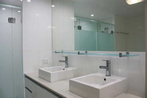 Private Seaview Apartment At Peninsula - Airlie Beach - VIC Tourism 6