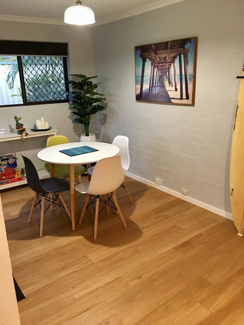 Burleigh Palms Holiday Apartments - VIC Tourism 10