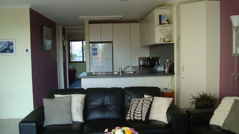 Burleigh Palms Holiday Apartments - VIC Tourism 39