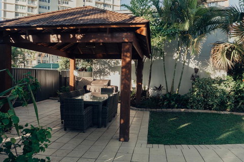 Burleigh Palms Holiday Apartments - VIC Tourism 32