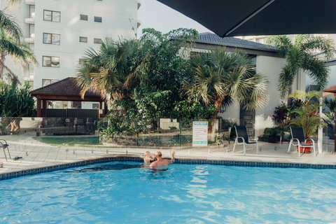 Burleigh Palms Holiday Apartments - VIC Tourism 34