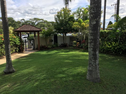 Burleigh Palms Holiday Apartments - VIC Tourism 21