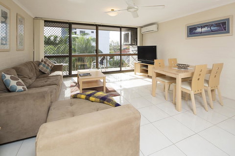 Burleigh Palms Holiday Apartments - VIC Tourism 15
