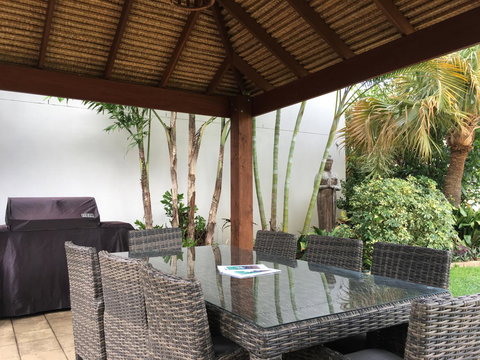 Burleigh Palms Holiday Apartments - VIC Tourism 23