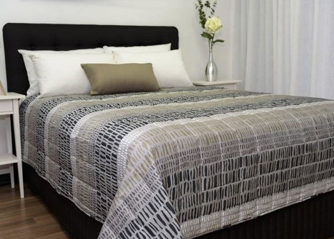 Burleigh Palms Holiday Apartments - VIC Tourism 1