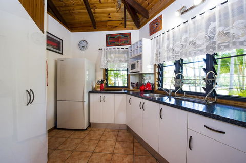 Magnetic Cottage - VIC Tourism 8