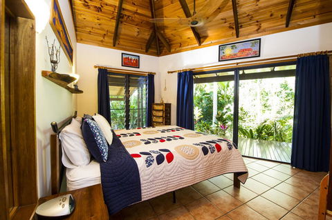 Magnetic Cottage - VIC Tourism 6