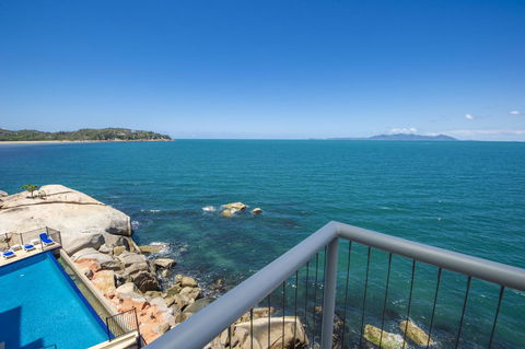 1 Bright Point Apartment 5301 - VIC Tourism 3