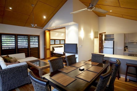 Pure Magnetic, 9 The Esplanade, Nelly Bay - VIC Tourism 12