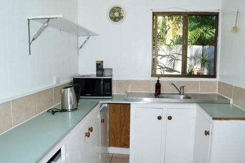 1 Min. Walk To Beach Horeseshoe Bay Holiday Units - VIC Tourism 5