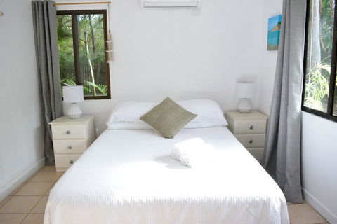 1 Min. Walk To Beach Horeseshoe Bay Holiday Units - VIC Tourism 1