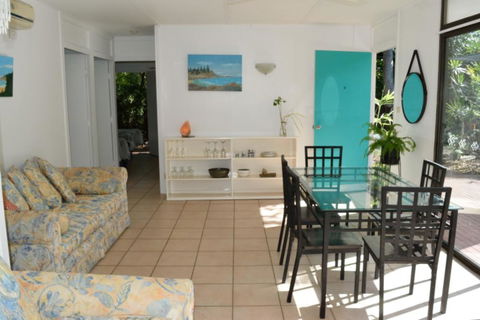 1 Min. Walk To Beach Horeseshoe Bay Holiday Units - VIC Tourism 2