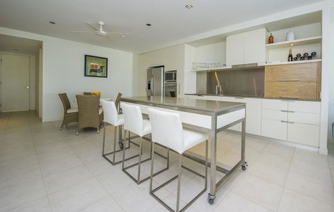 Blue On Blue Apartment 912 - VIC Tourism 15