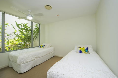 Blue On Blue Apartment 912 - VIC Tourism 16