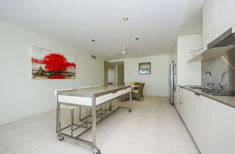 Blue On Blue Apartment 912 - VIC Tourism 8