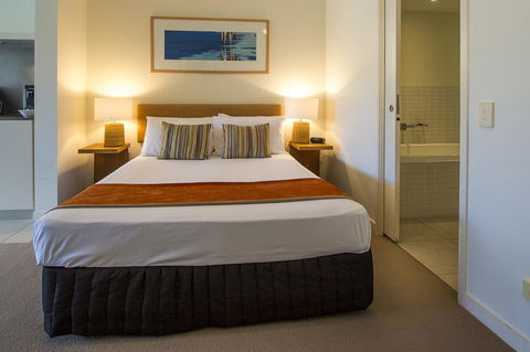 Blue On Blue Superior Studio Room 1321 - VIC Tourism 2